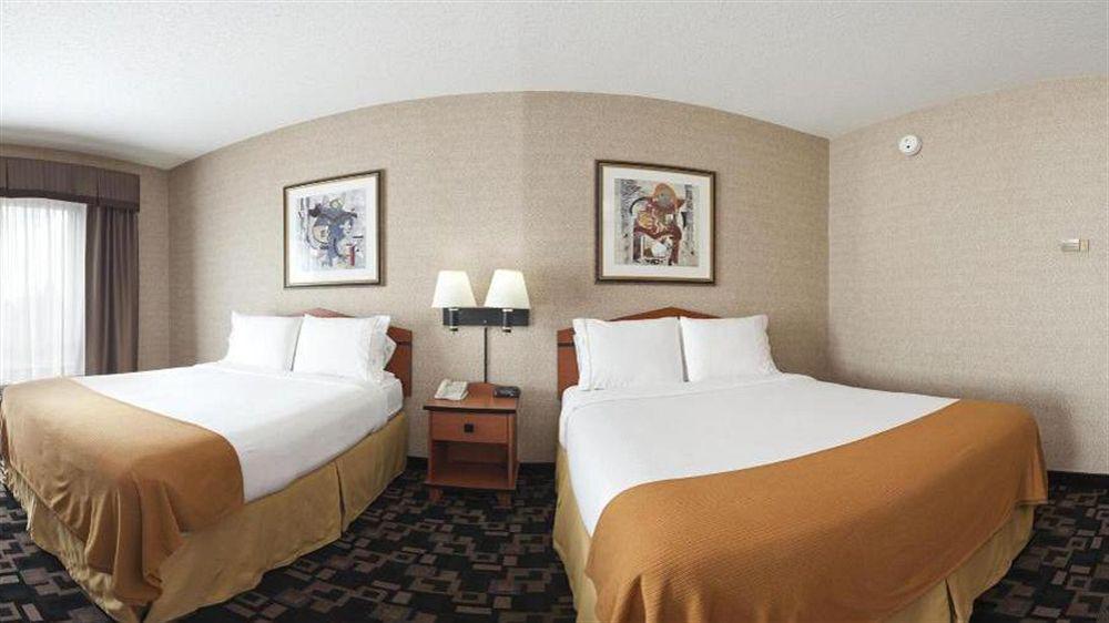 Comfort Inn & Suites Greenwood Near University Екстер'єр фото