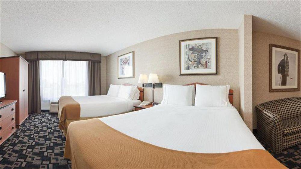 Comfort Inn & Suites Greenwood Near University Екстер'єр фото
