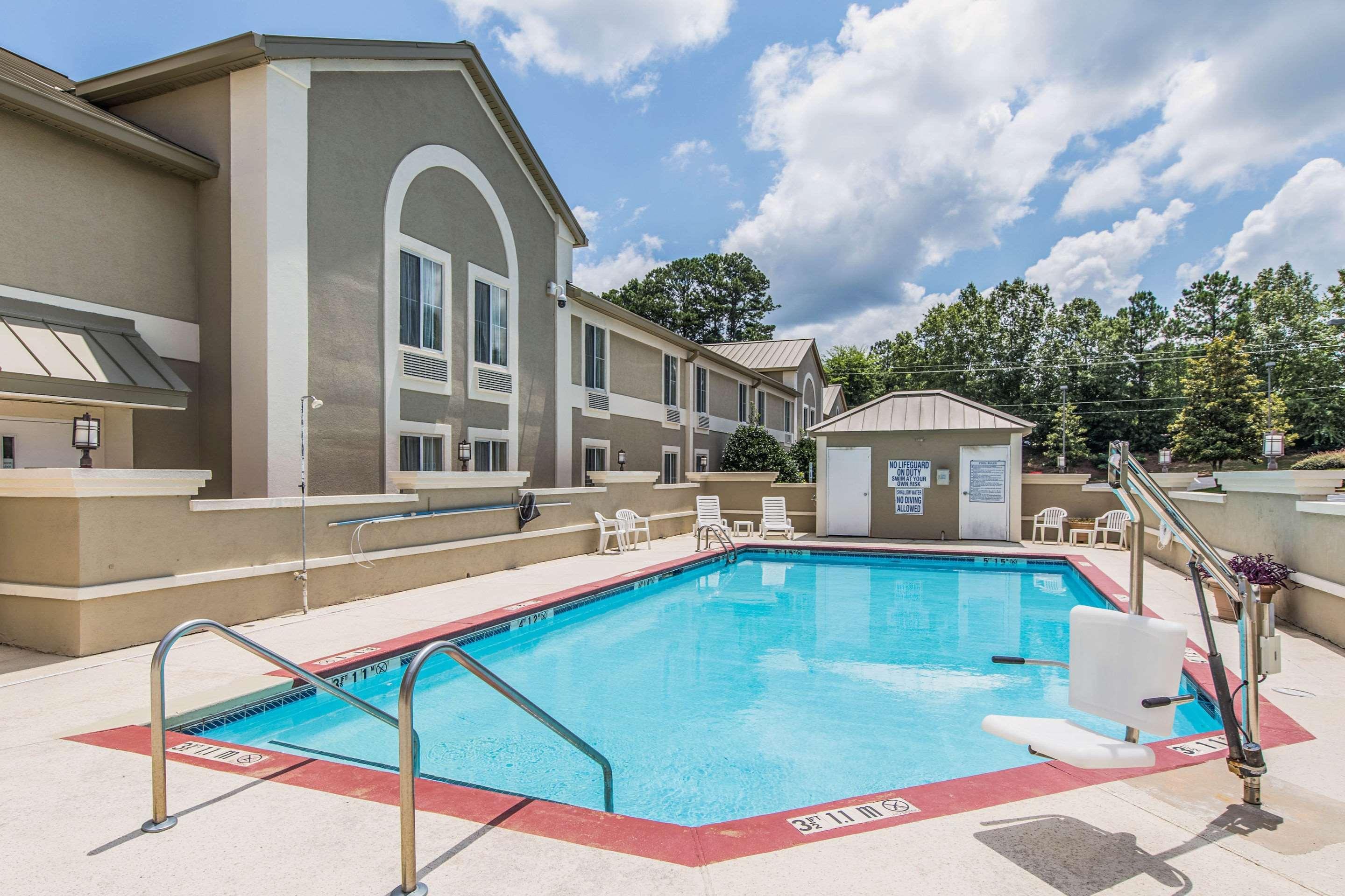 Comfort Inn & Suites Greenwood Near University Екстер'єр фото