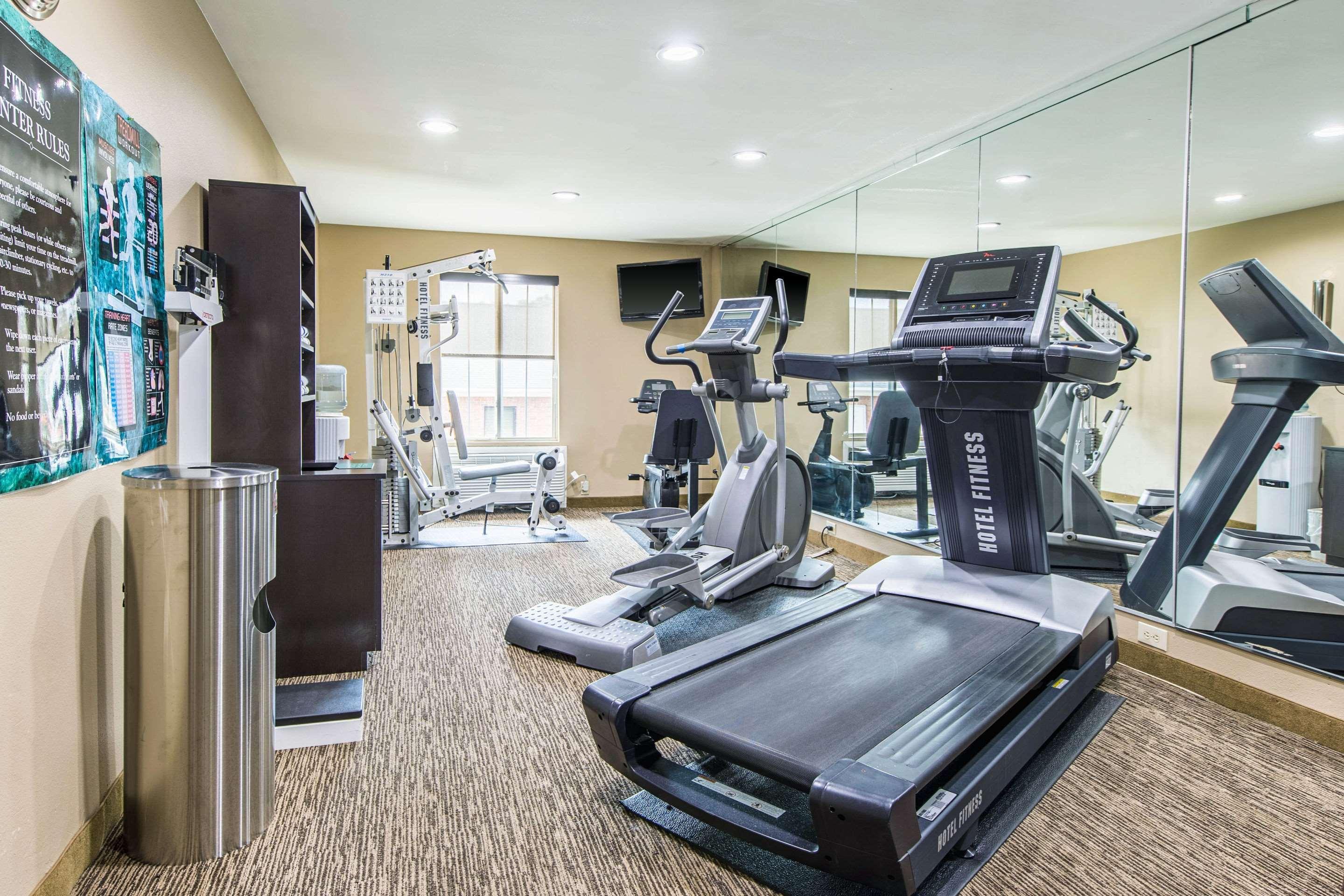 Comfort Inn & Suites Greenwood Near University Екстер'єр фото