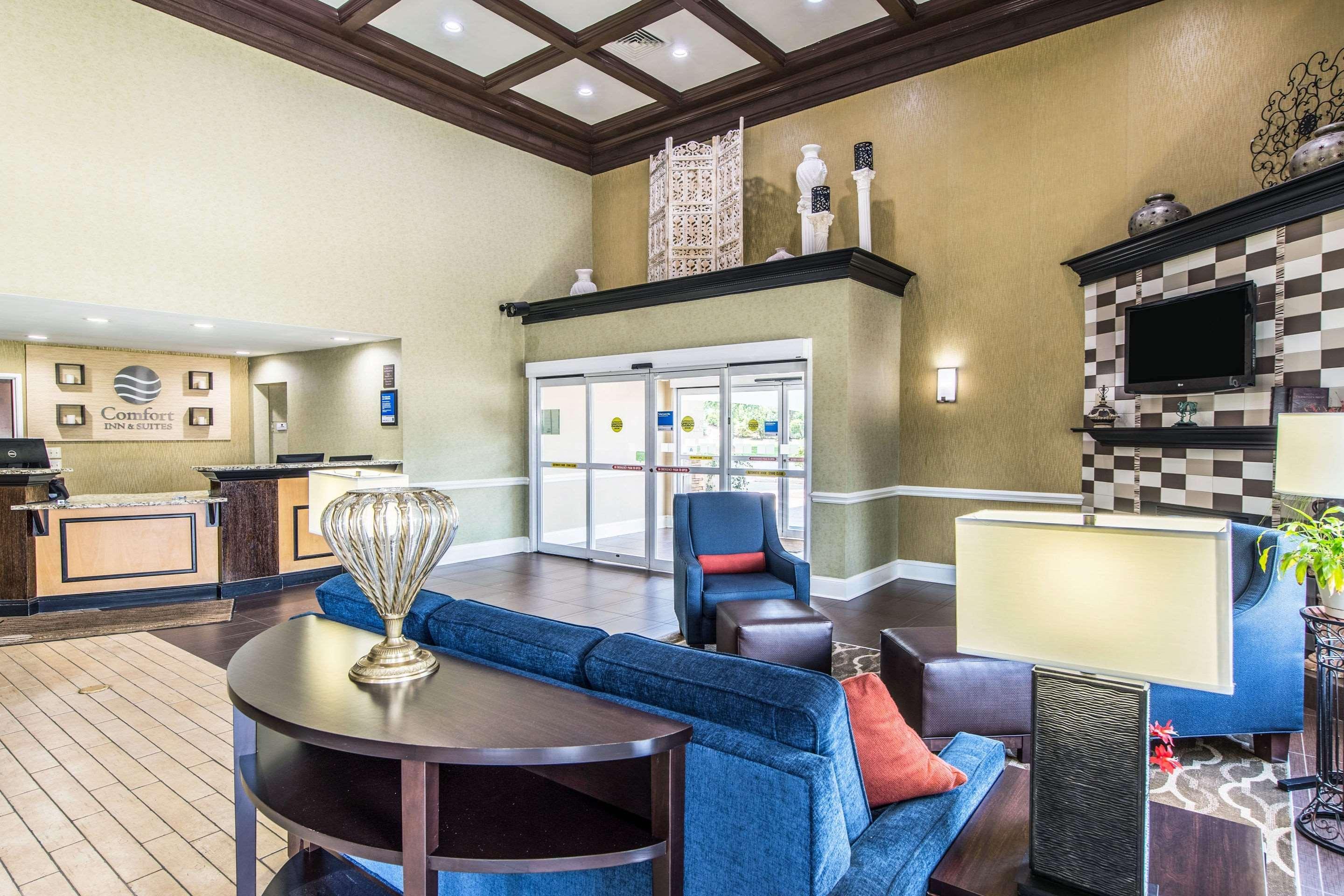 Comfort Inn & Suites Greenwood Near University Екстер'єр фото