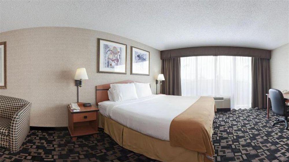 Comfort Inn & Suites Greenwood Near University Екстер'єр фото