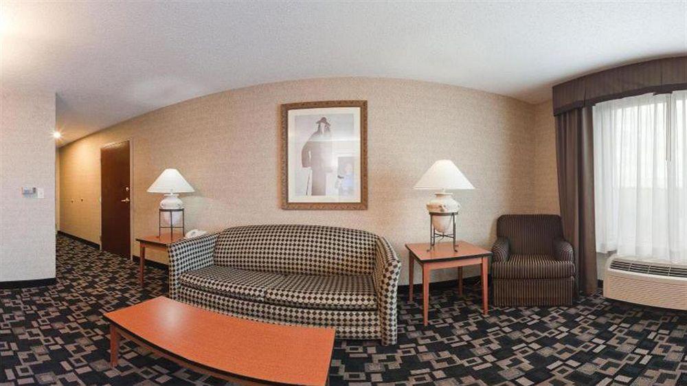 Comfort Inn & Suites Greenwood Near University Екстер'єр фото
