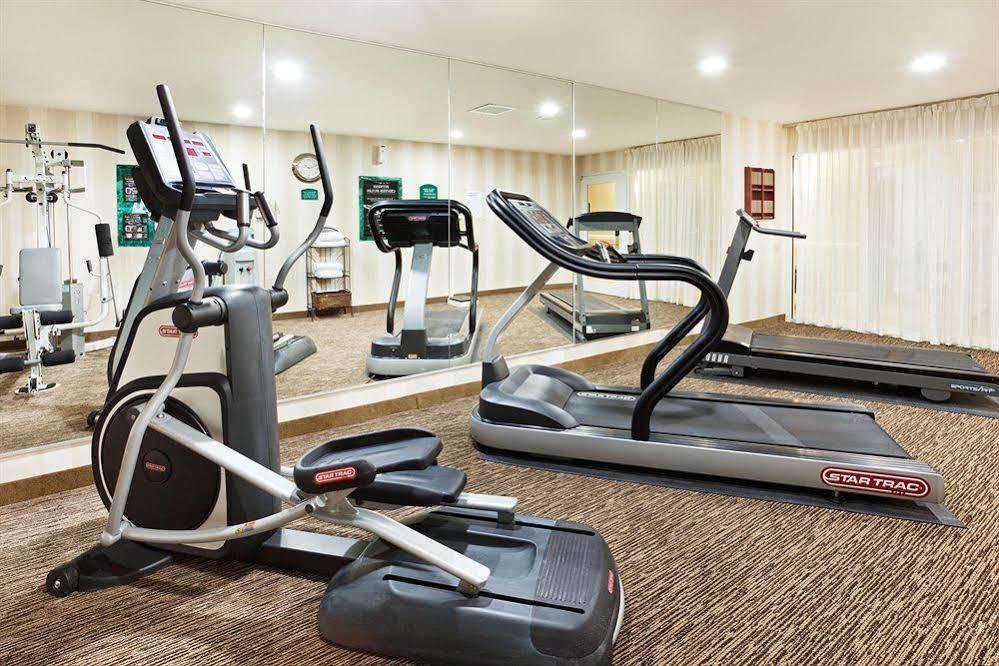Comfort Inn & Suites Greenwood Near University Екстер'єр фото