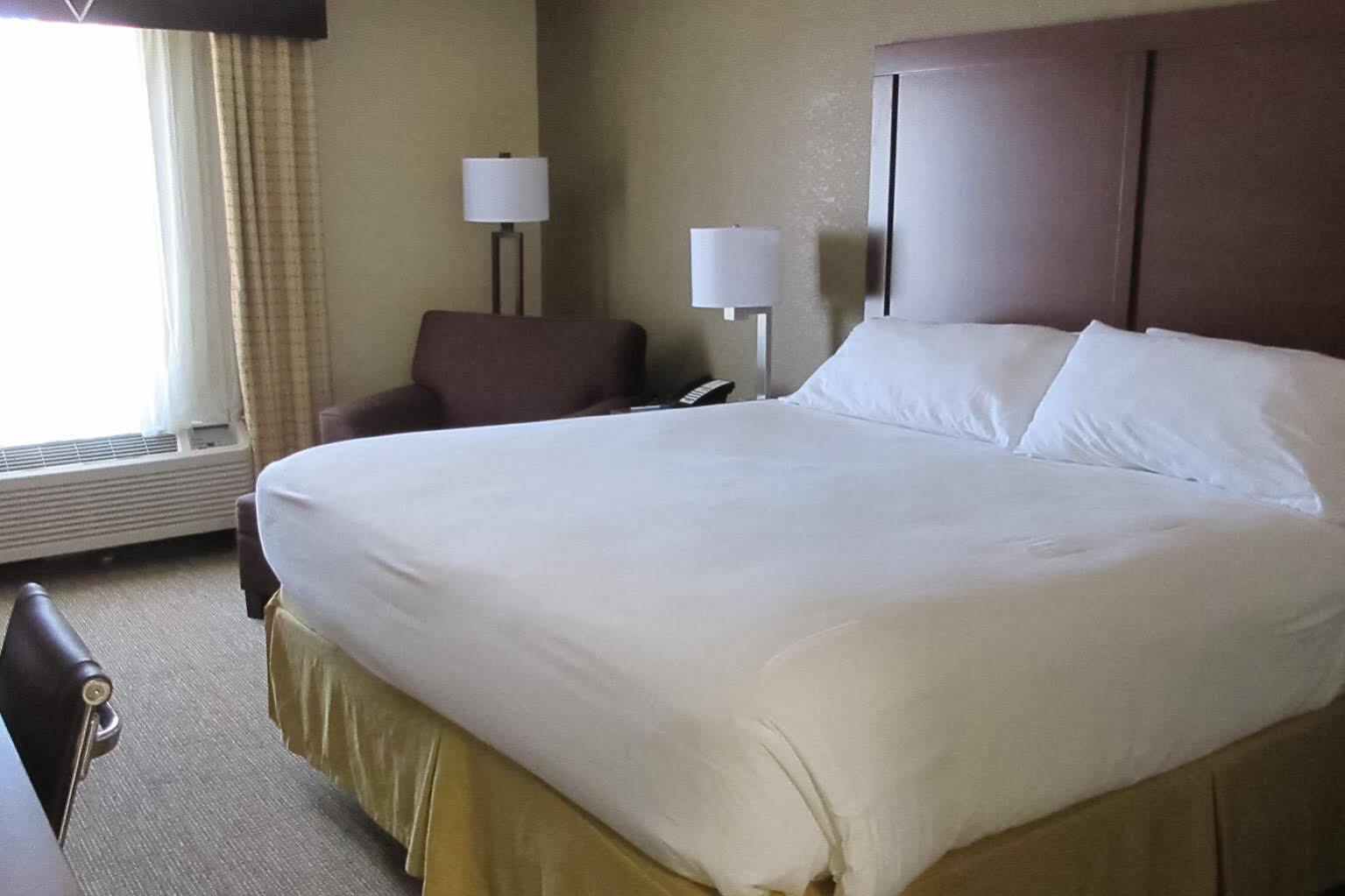Comfort Inn & Suites Greenwood Near University Екстер'єр фото