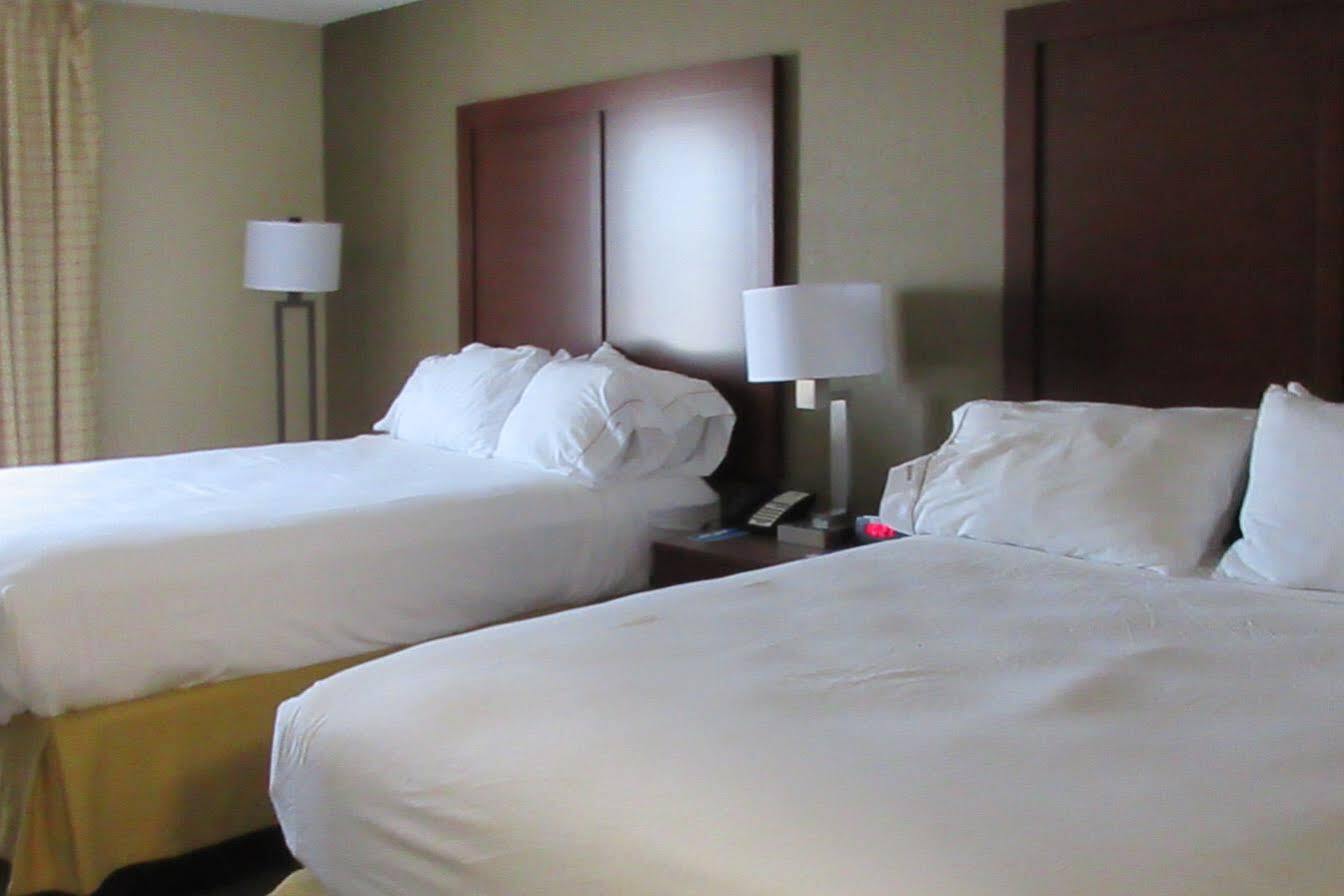 Comfort Inn & Suites Greenwood Near University Екстер'єр фото